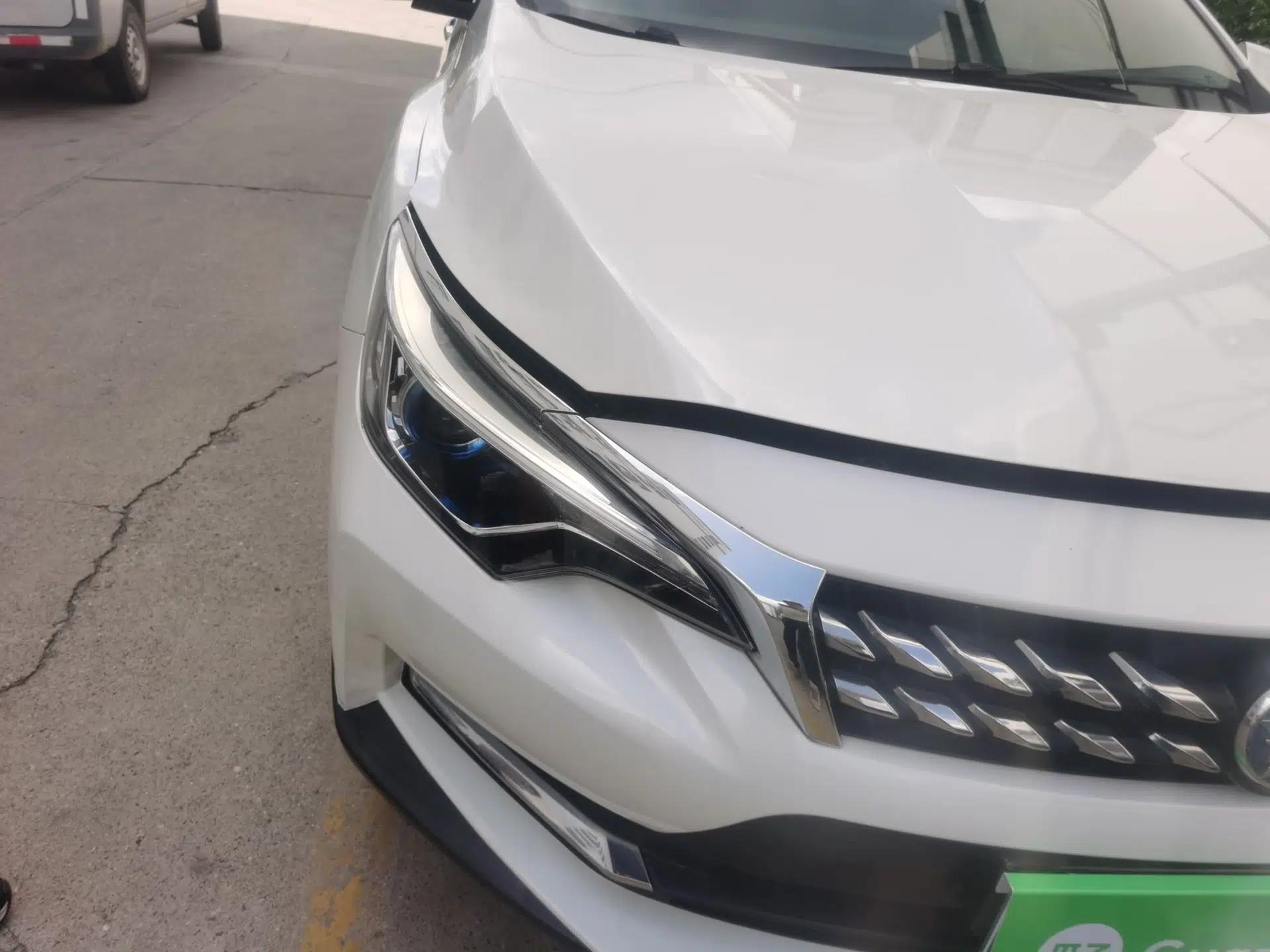 Venucia D60 2018 1.6L CVT Smart Connect Elite Edition — миниатюра 7