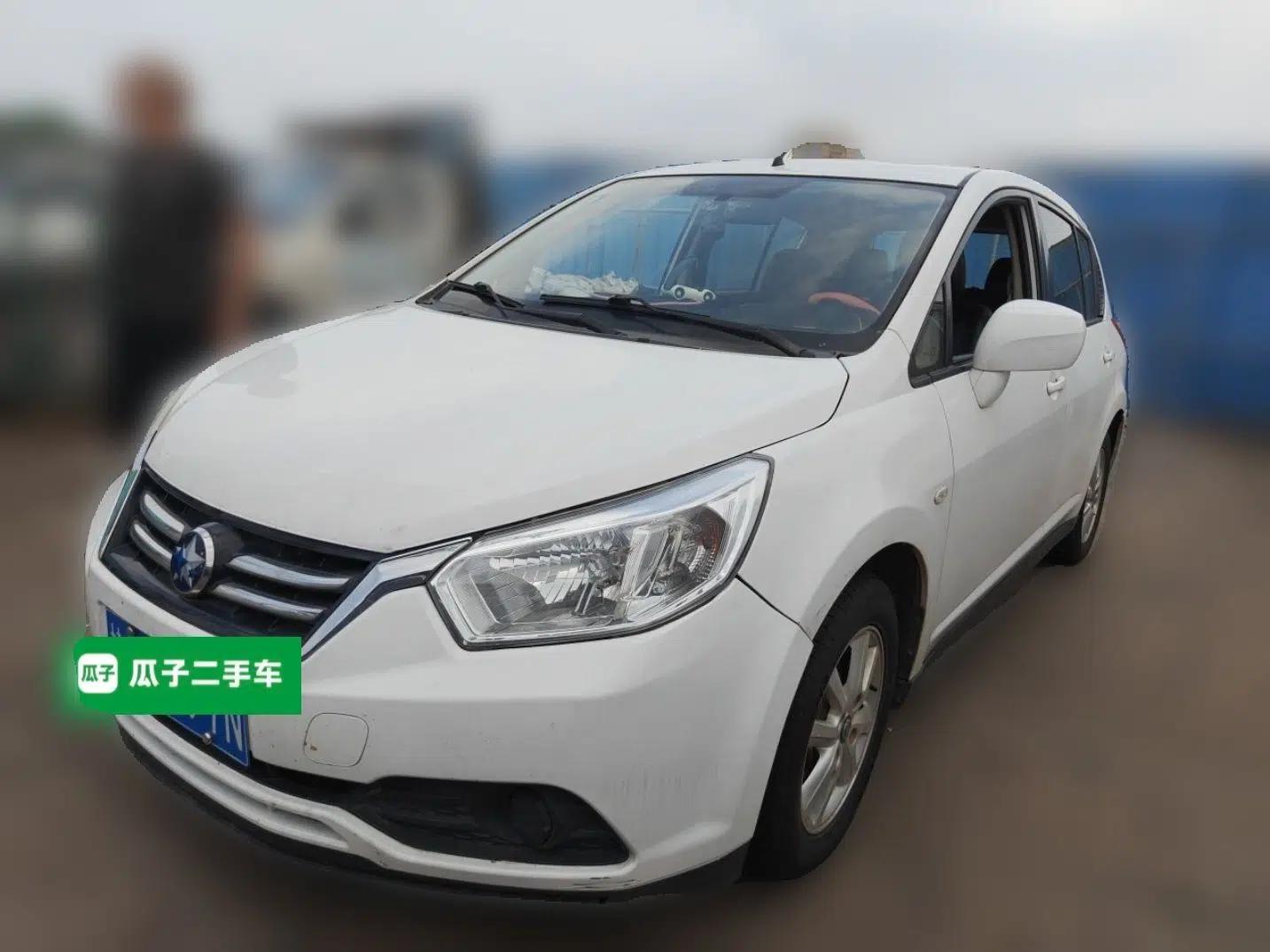Venucia R50 2016 1.6L Manual Elite Edition — миниатюра 1