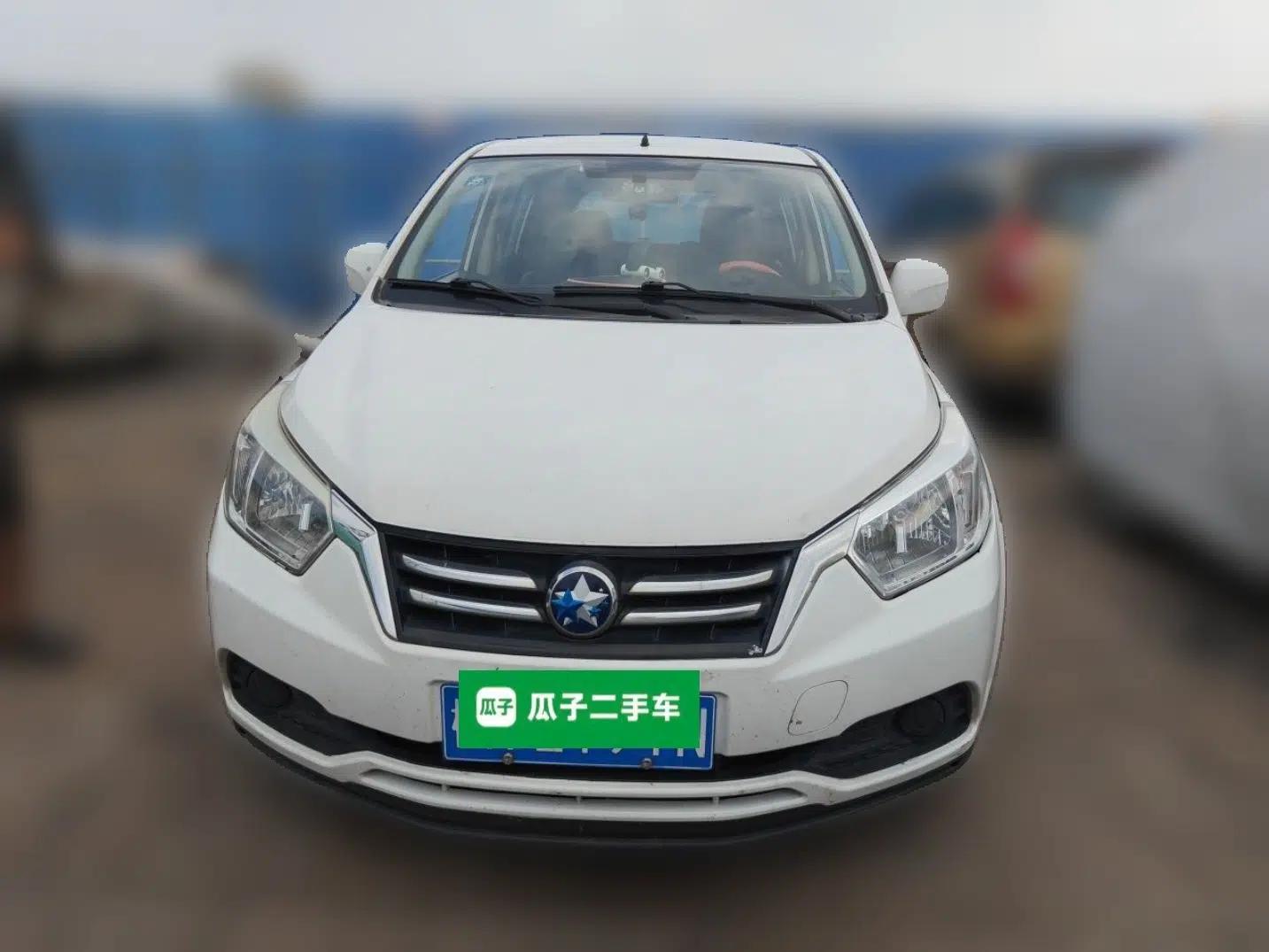 Venucia R50 2016 1.6L Manual Elite Edition — миниатюра 2