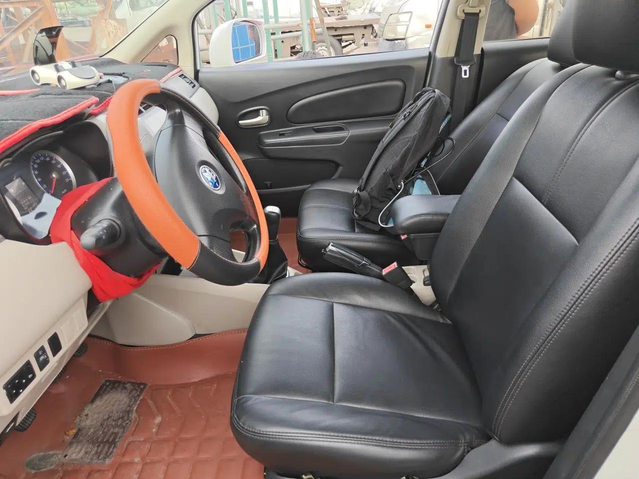 Venucia R50 2016 1.6L Manual Elite Edition — миниатюра 16