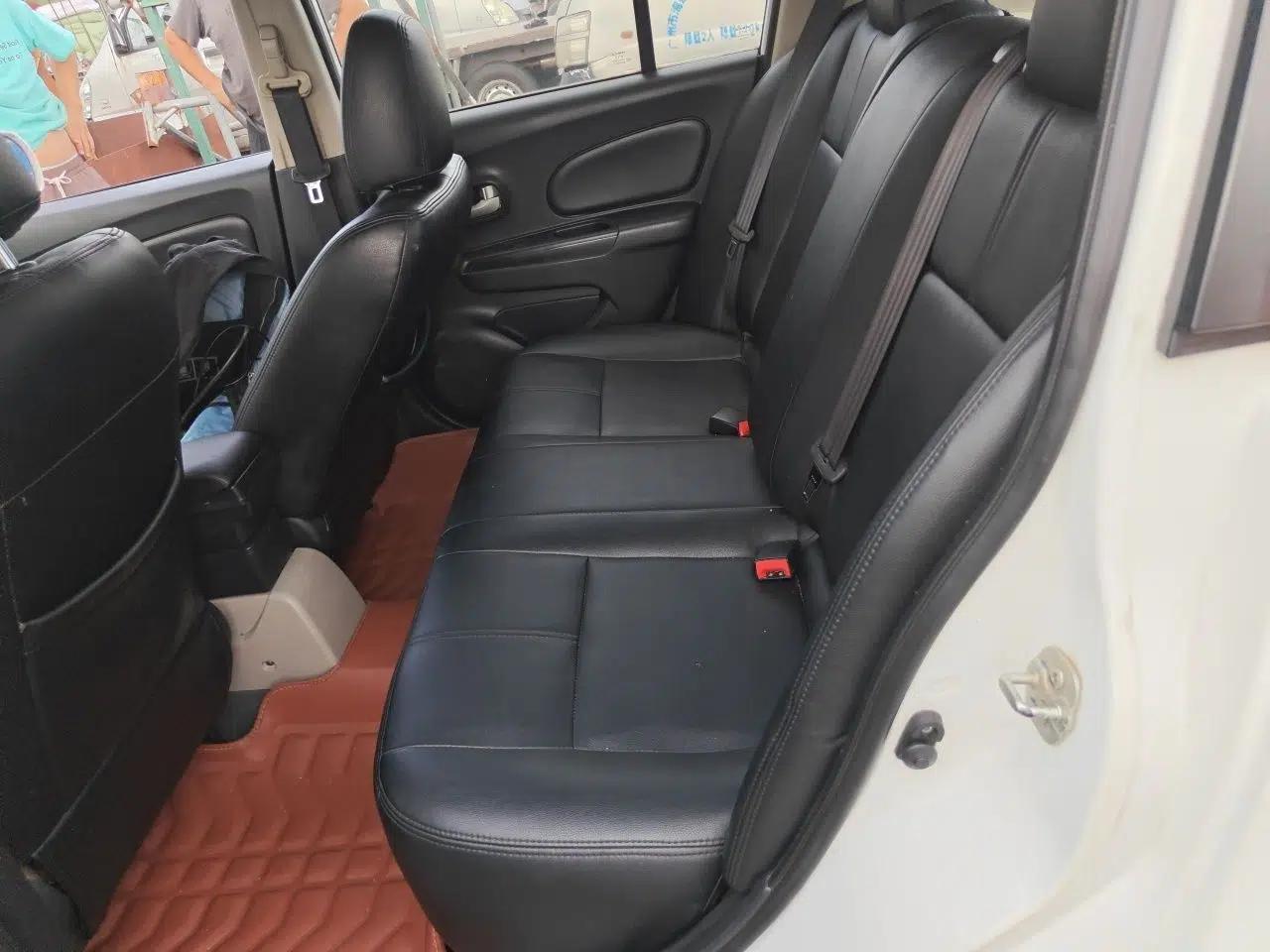 Venucia R50 2016 1.6L Manual Elite Edition — миниатюра 18