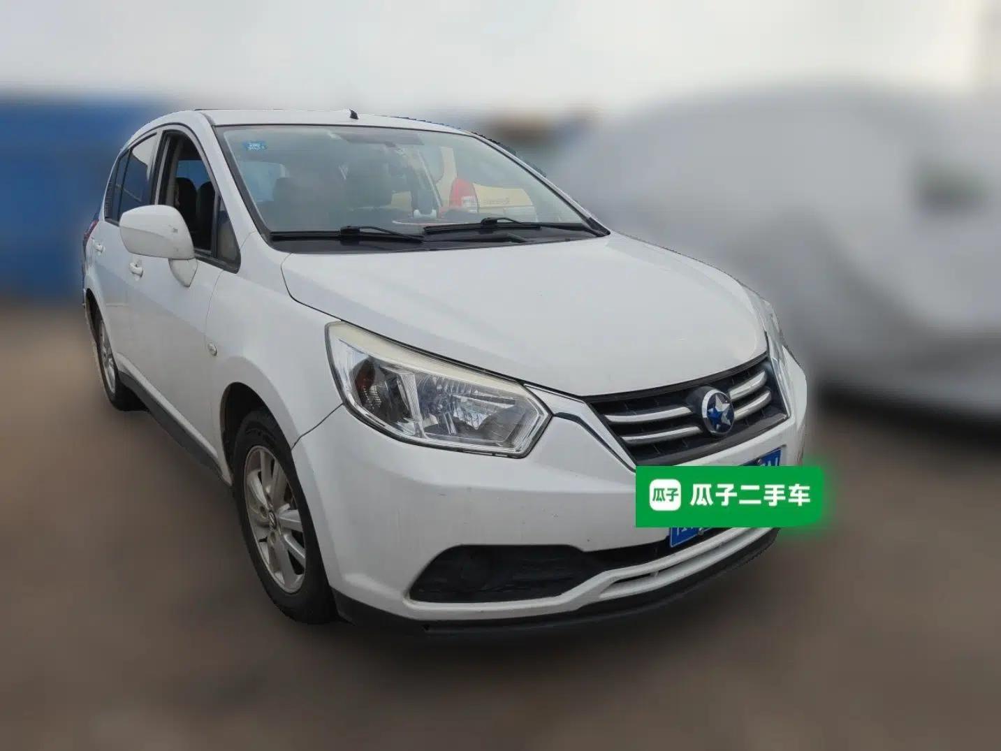 Venucia R50 2016 1.6L Manual Elite Edition — миниатюра 3
