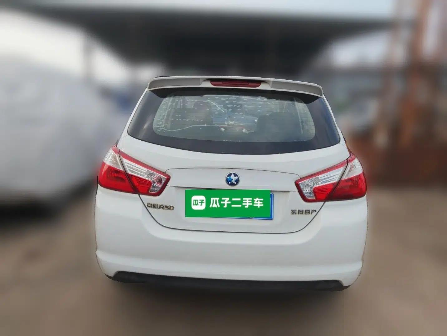 Venucia R50 2016 1.6L Manual Elite Edition — миниатюра 5