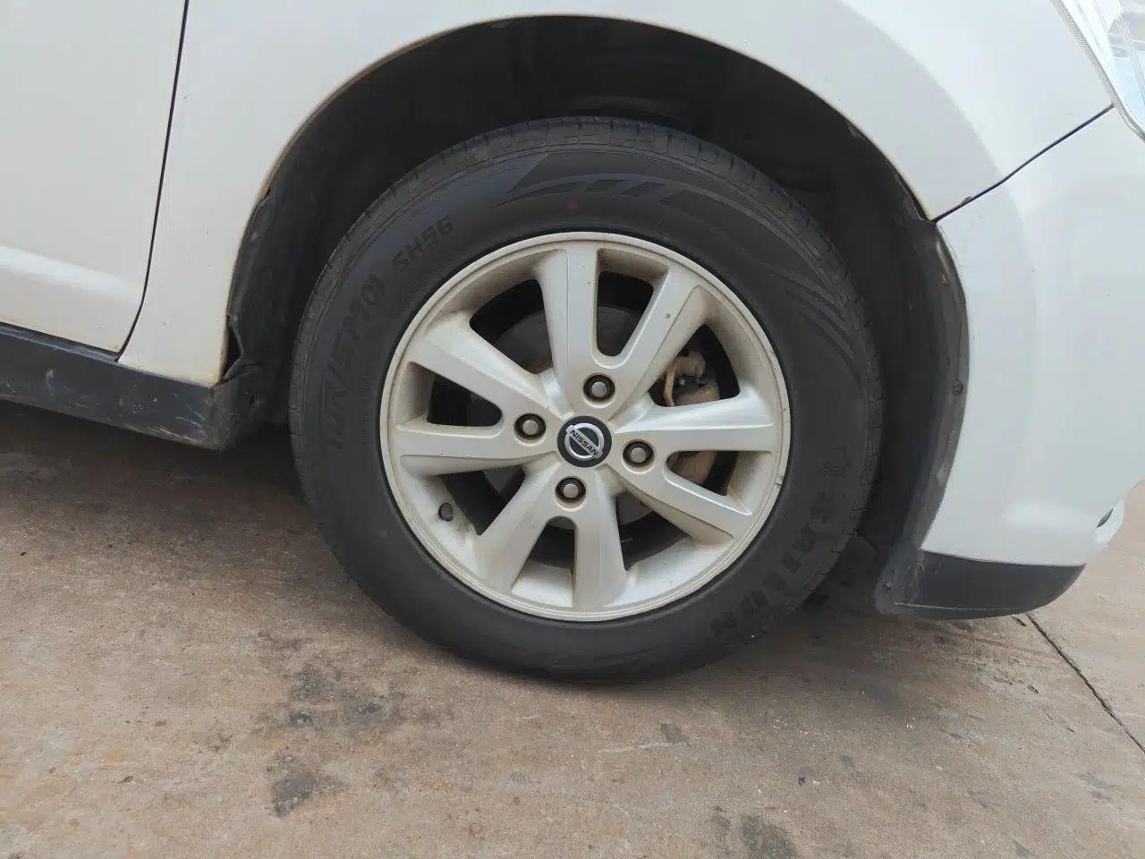 Venucia R50 2016 1.6L Manual Elite Edition — миниатюра 8