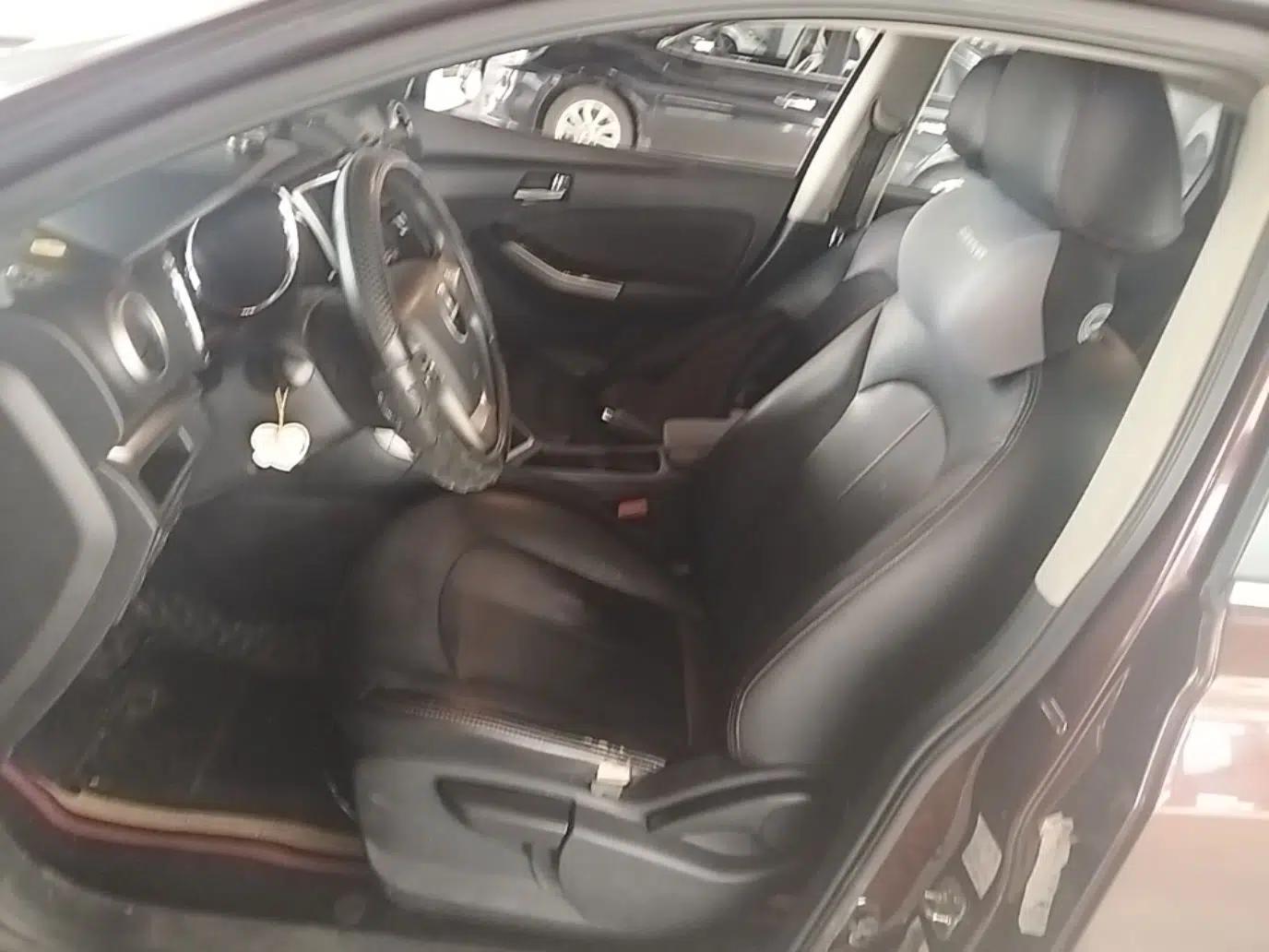 Venucia T70 2016 2.0L Manual RuiQu Version — миниатюра 18