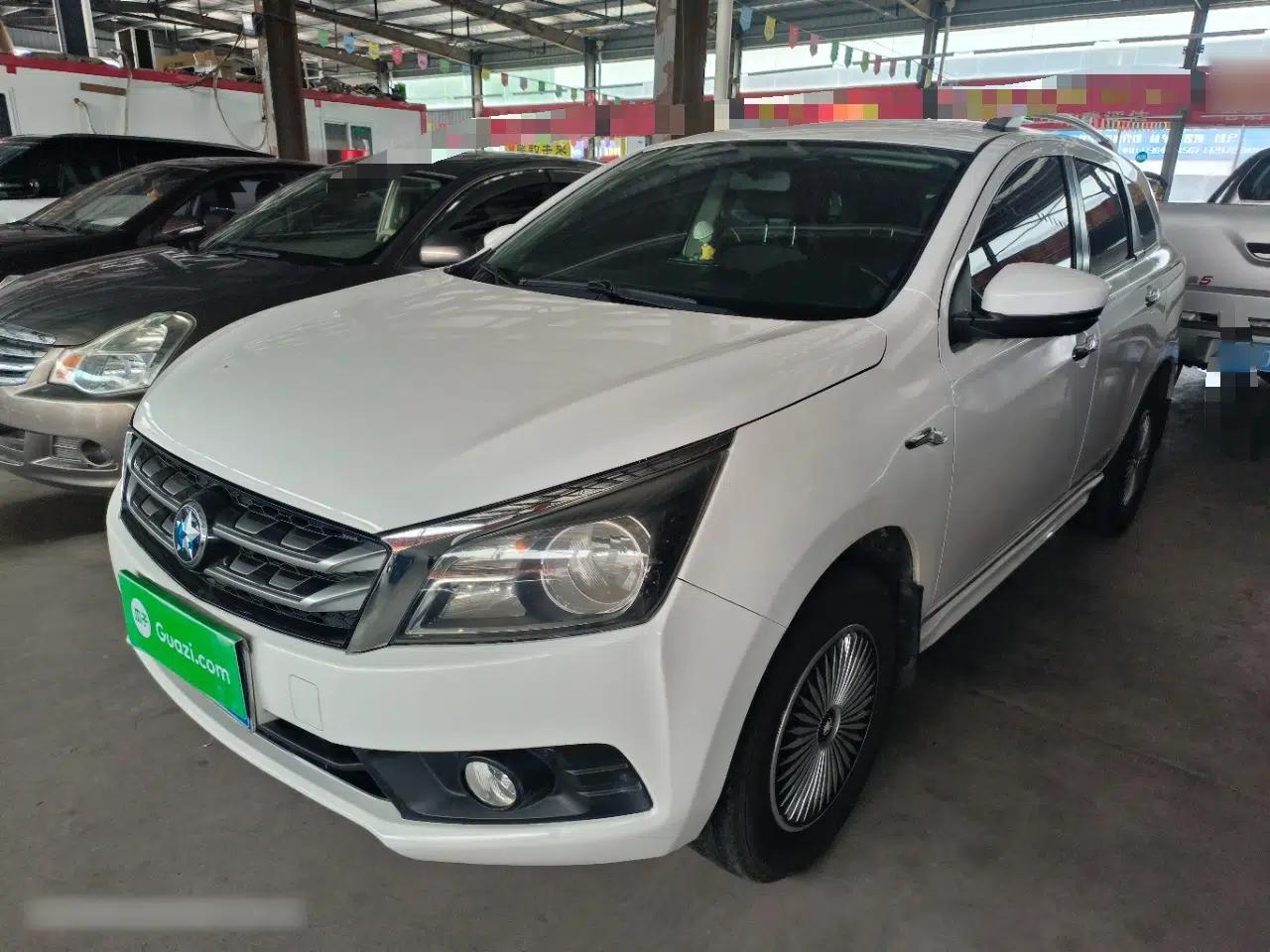 Venucia T70 2016 1.6L Manual Ruixing Edition — миниатюра 1