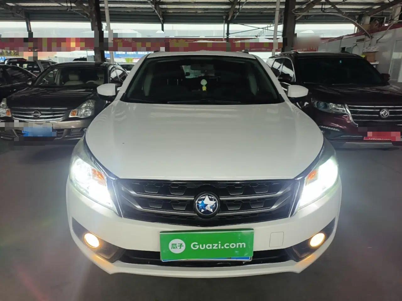 Venucia T70 2016 1.6L Manual Ruixing Edition — миниатюра 2