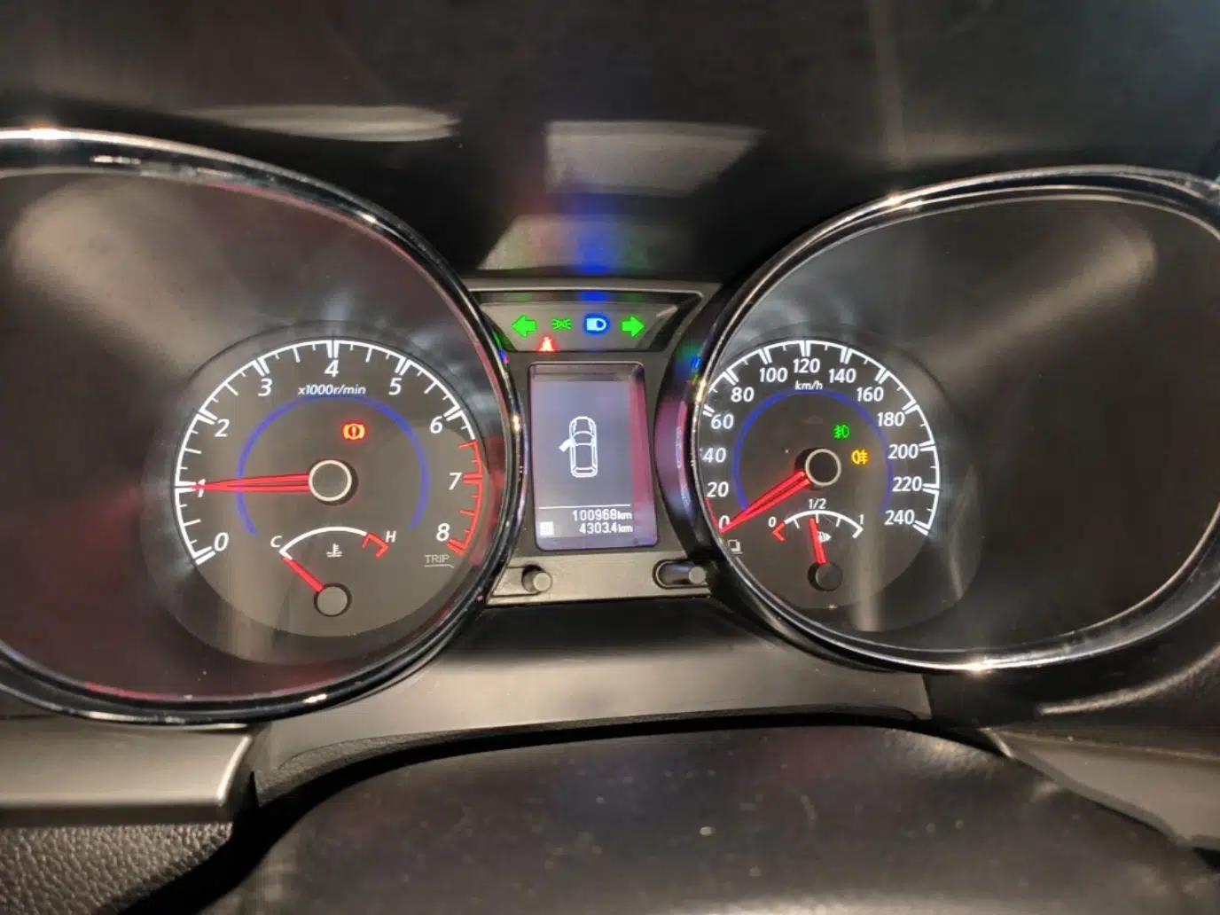 Venucia T70 2016 1.6L Manual Ruixing Edition — миниатюра 15