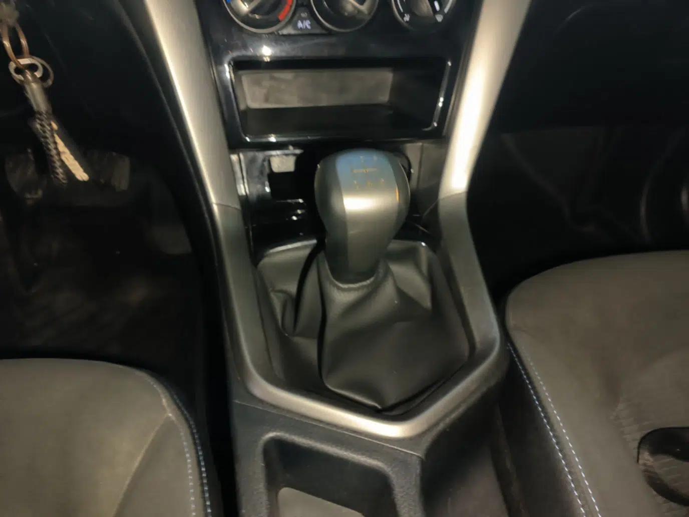 Venucia T70 2016 1.6L Manual Ruixing Edition — миниатюра 17