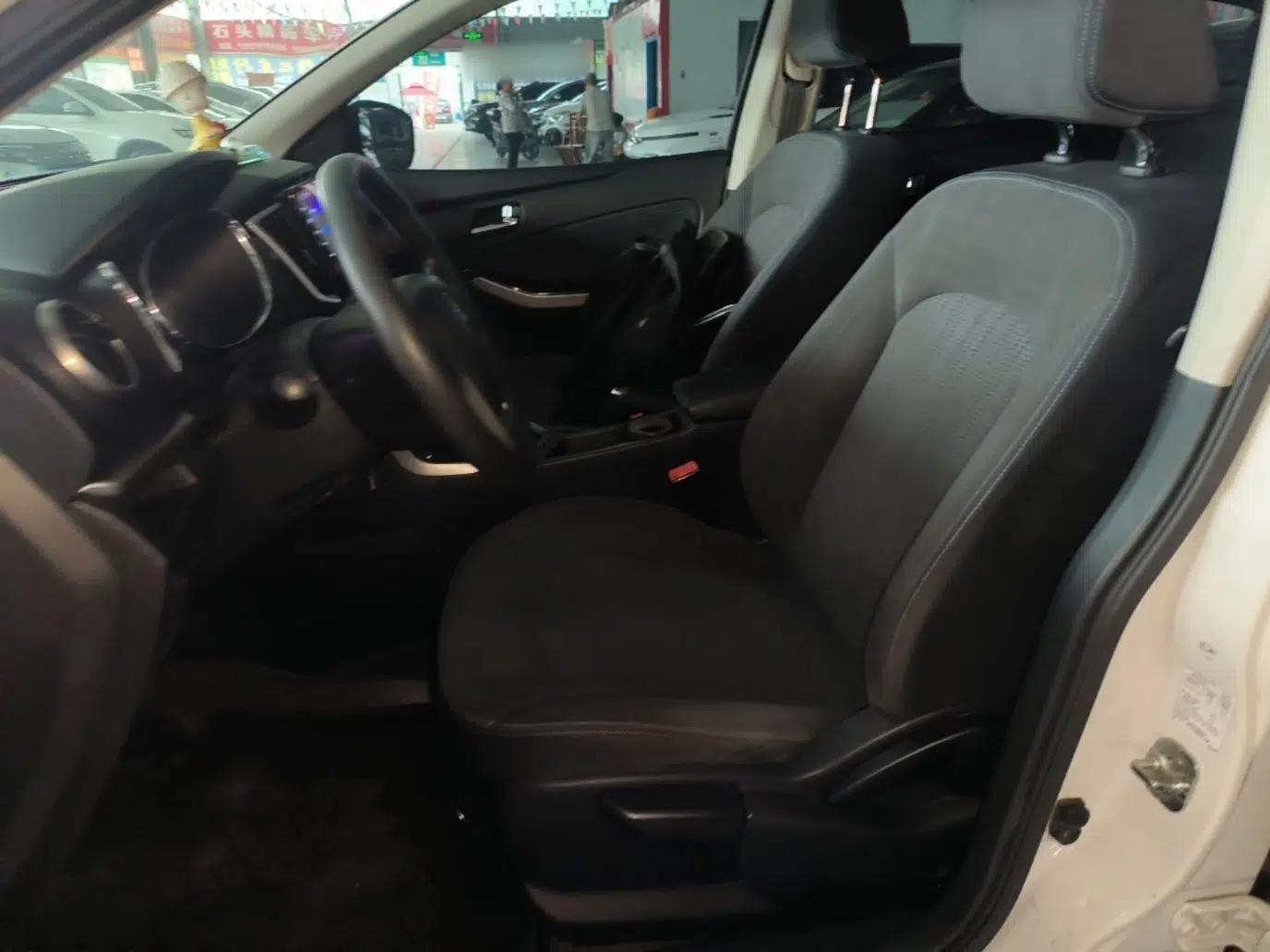 Venucia T70 2016 1.6L Manual Ruixing Edition — миниатюра 18