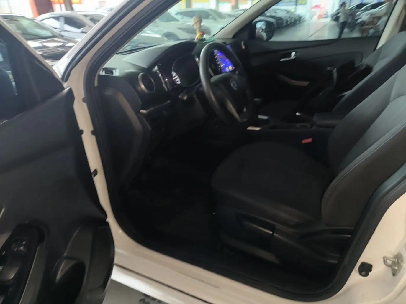 Venucia T70 2016 1.6L Manual Ruixing Edition — миниатюра 19