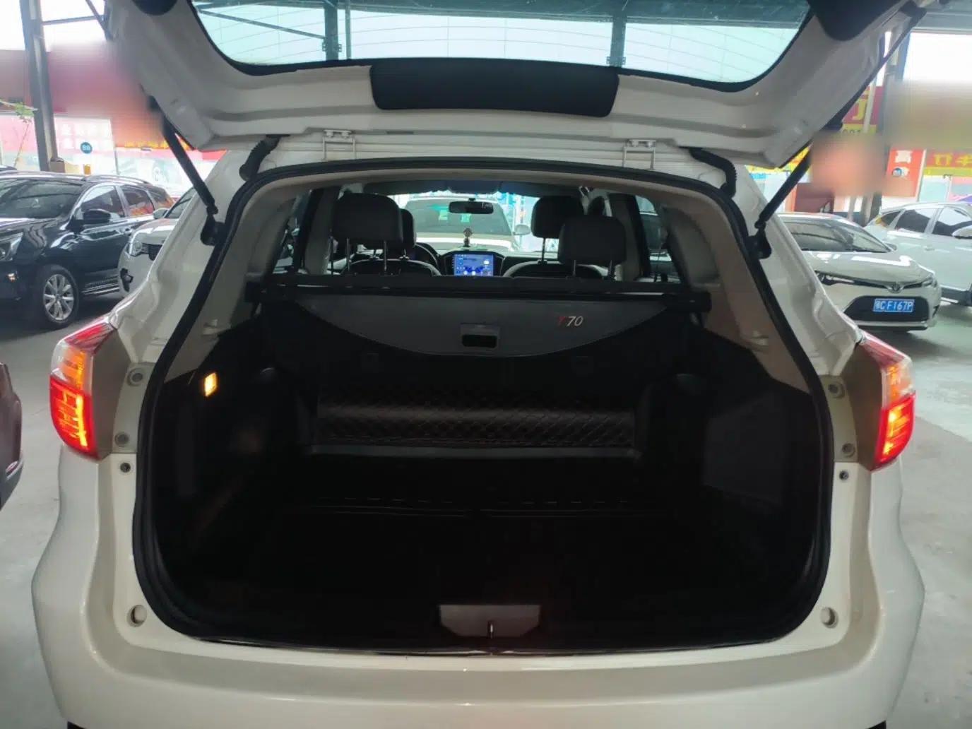 Venucia T70 2016 1.6L Manual Ruixing Edition — миниатюра 22