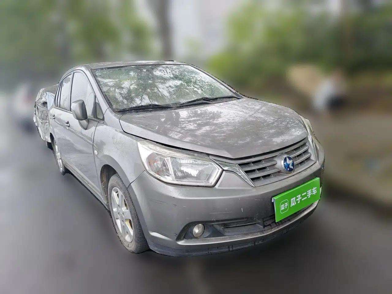 Venucia D50 2013 1.6L Manual Luxury Edition — миниатюра 3