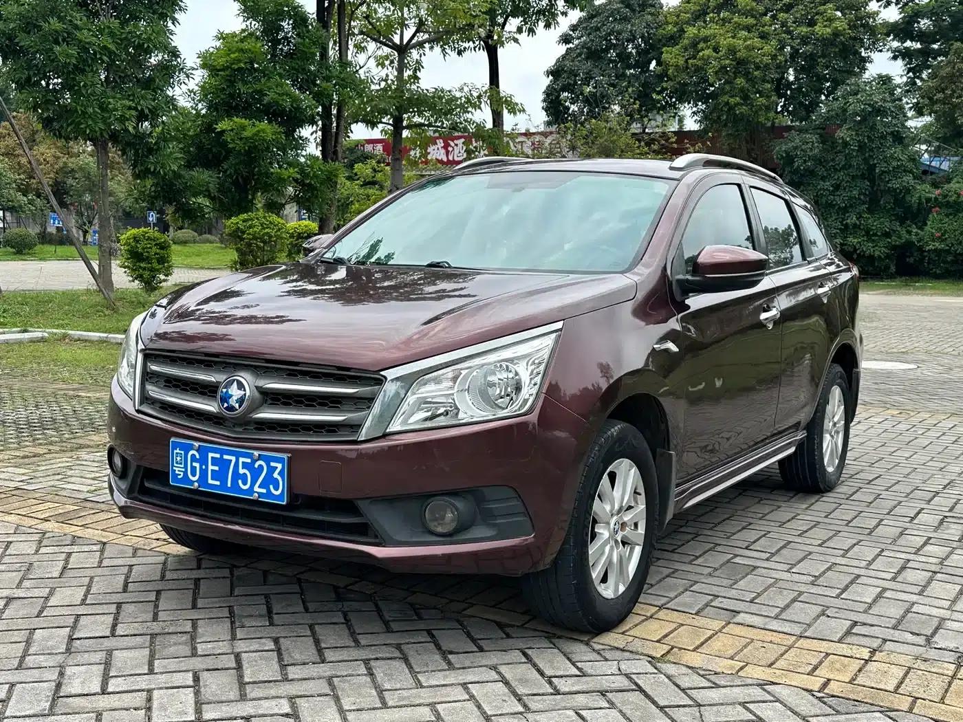 Venucia T70 2015 2.0L CVT Smart Edition — миниатюра 1