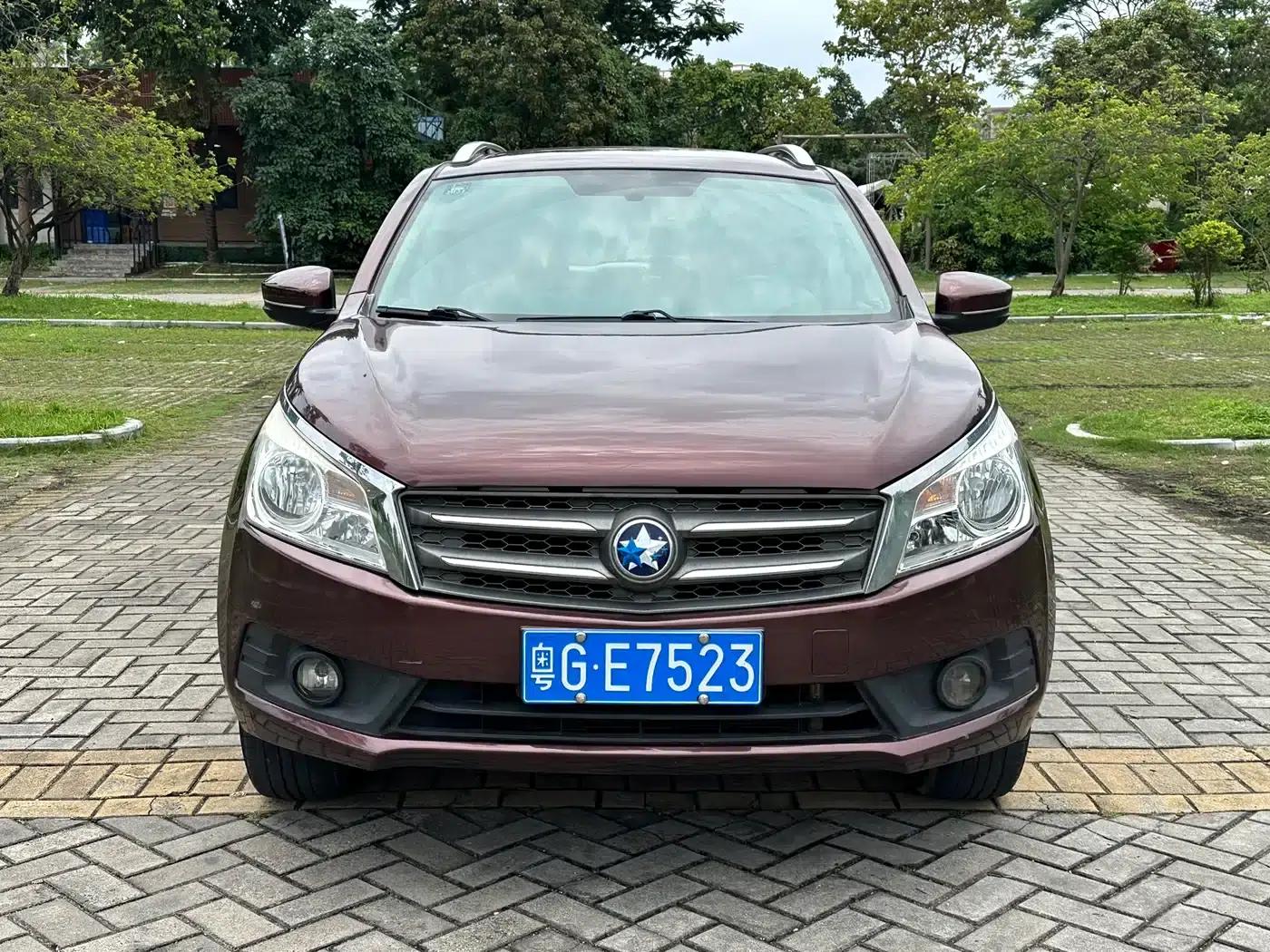 Venucia T70 2015 2.0L CVT Smart Edition — миниатюра 2