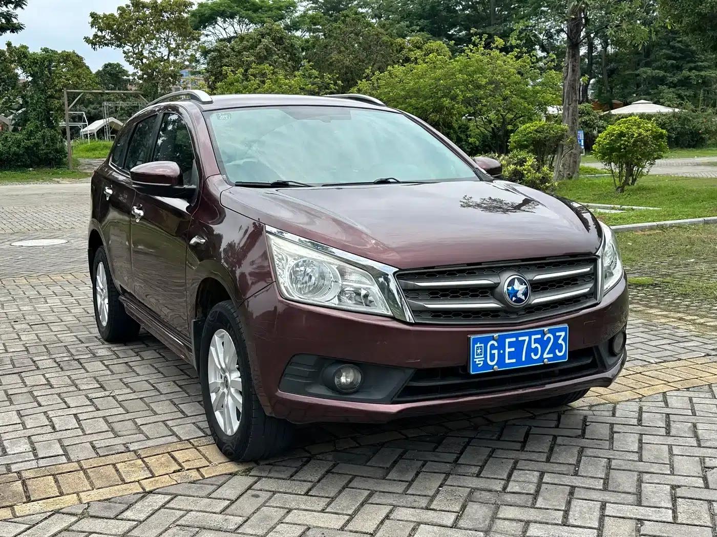 Venucia T70 2015 2.0L CVT Smart Edition — миниатюра 3