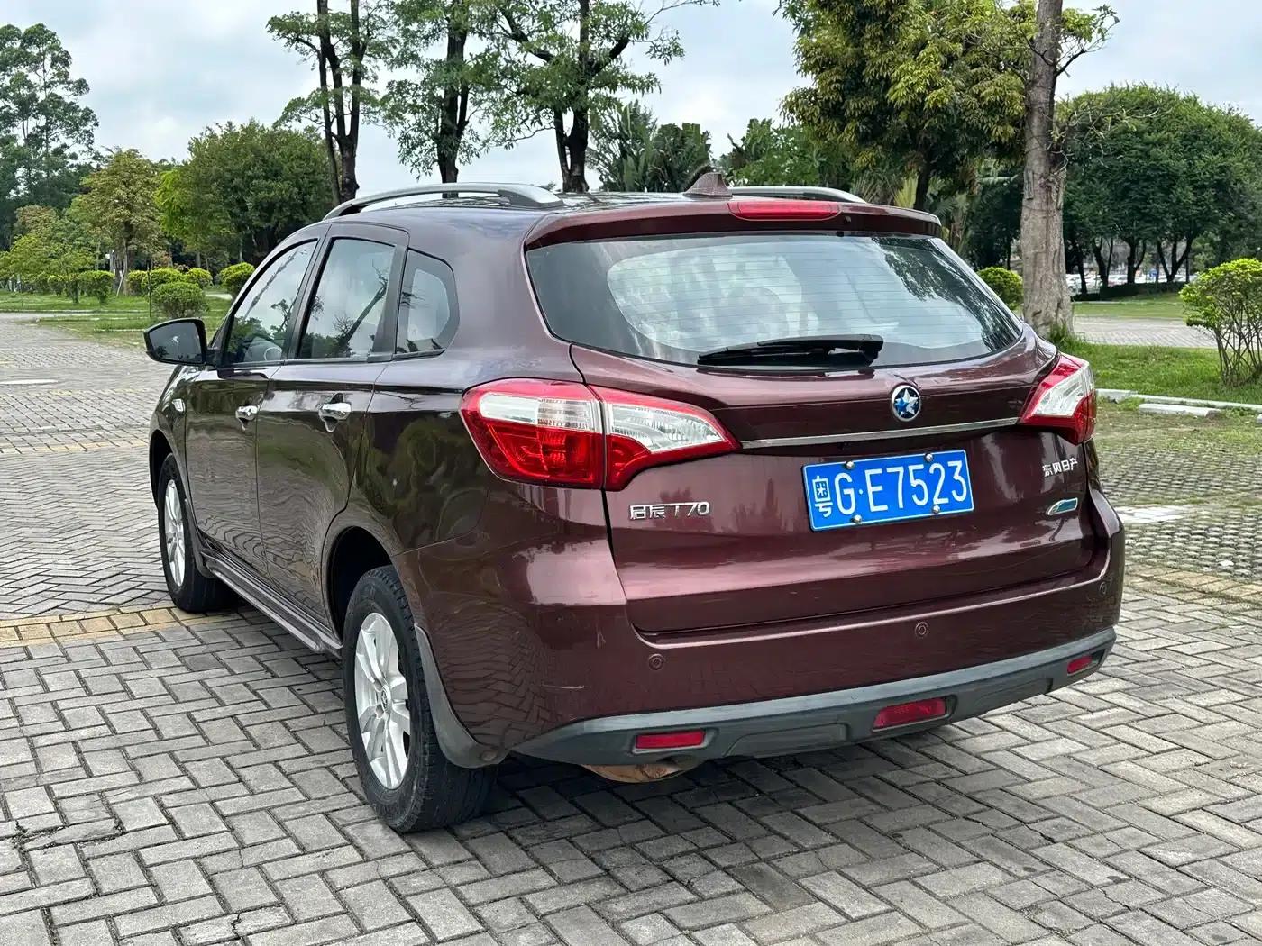 Venucia T70 2015 2.0L CVT Smart Edition — миниатюра 6