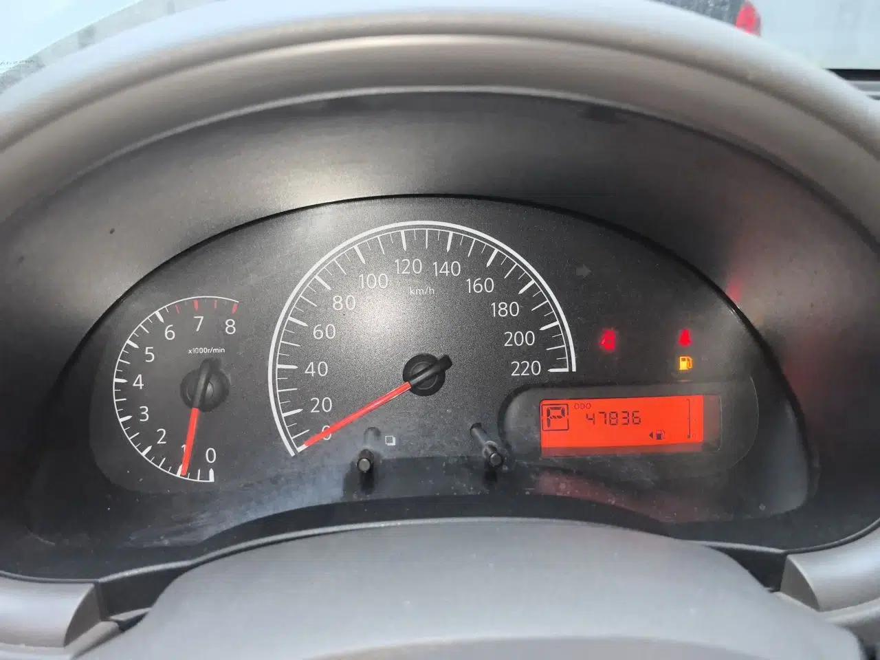 Nissan Sunny 2016 1.5XE CVT Leading Edition — миниатюра 8