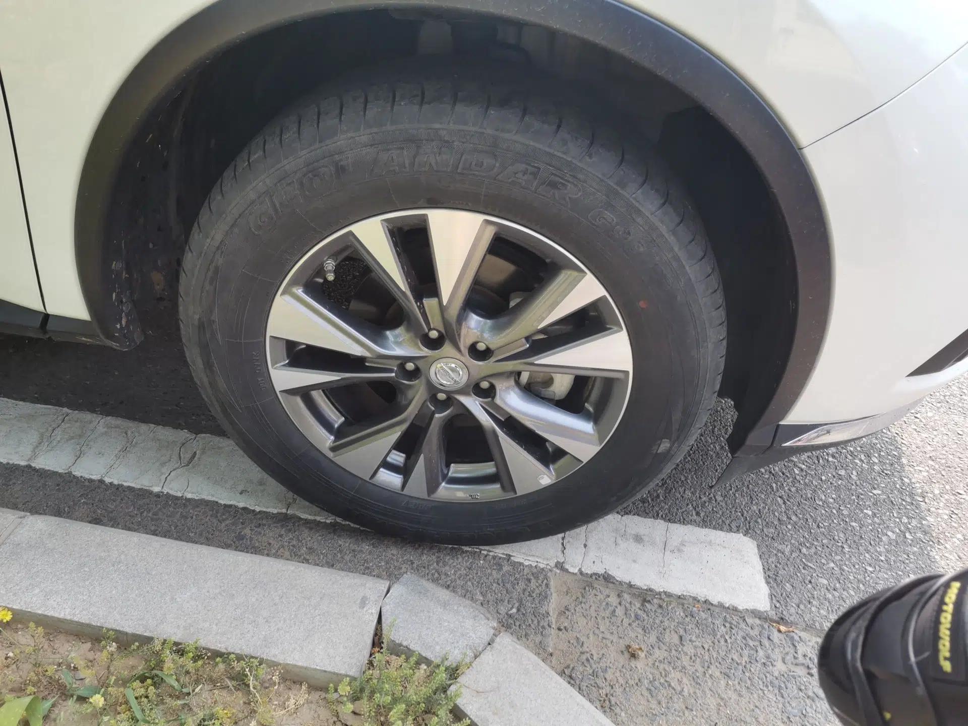 Nissan Murano 2019 2.5L XL Two-Wheel Drive Smart Connect Luxury Edition China VI Standard — миниатюра 8