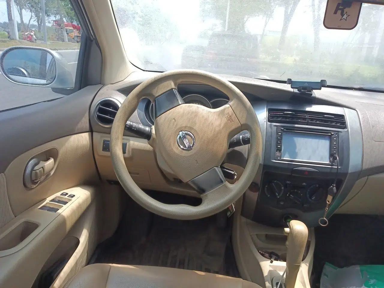Nissan Livina 2010 Jingyue Edition 1.6L Automatic XuanNeng Model — миниатюра 11