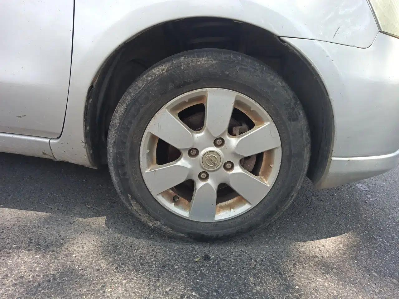 Nissan Livina 2010 Jingyue Edition 1.6L Automatic XuanNeng Model — миниатюра 8