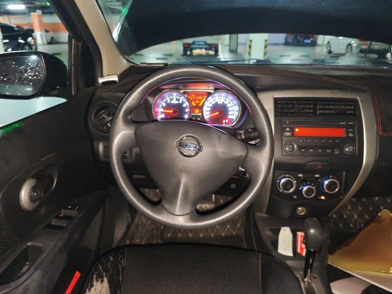 Nissan Livina 2015 1.6XE CVT Comfort Edition — миниатюра 11
