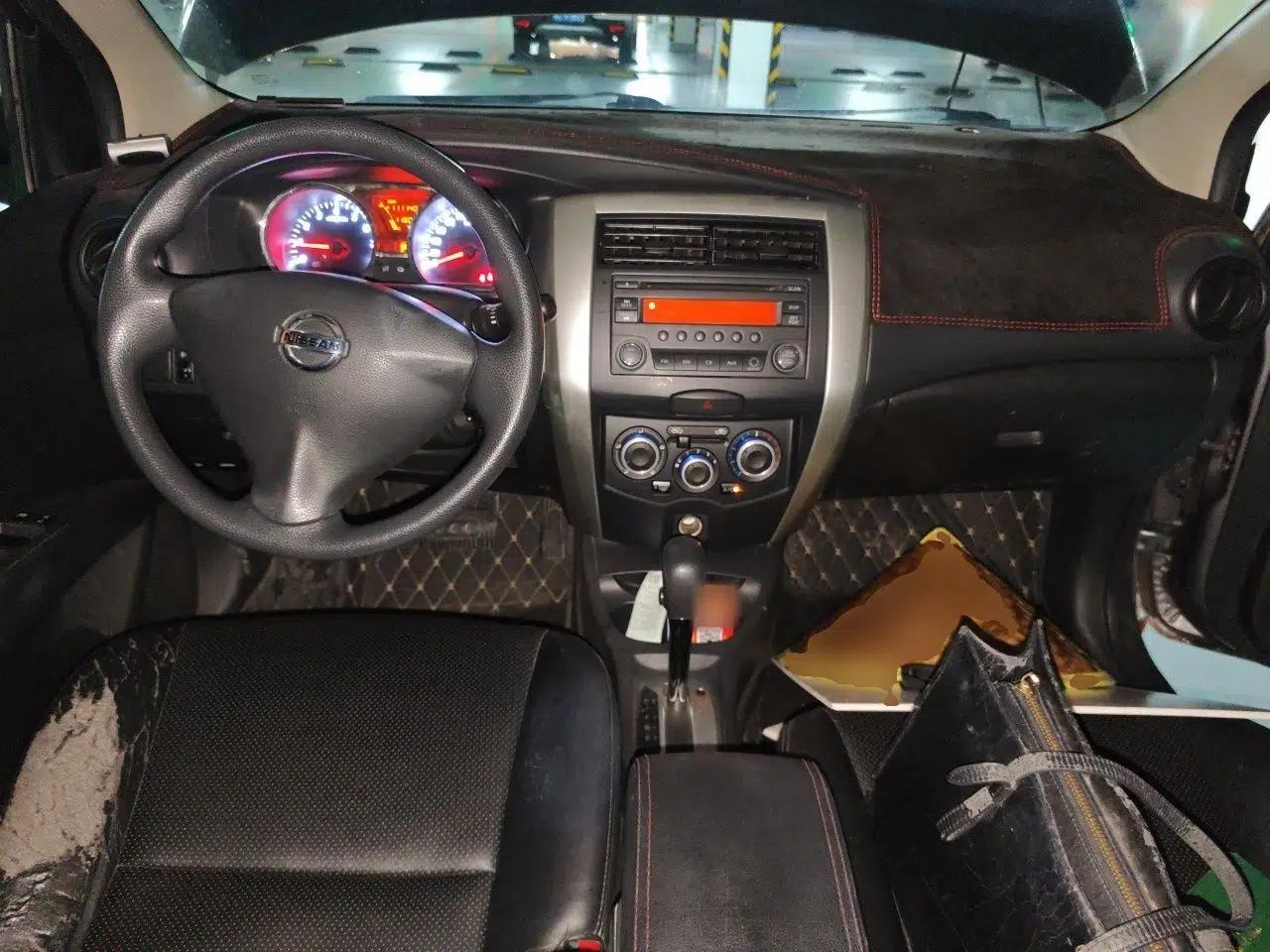 Nissan Livina 2015 1.6XE CVT Comfort Edition — миниатюра 10
