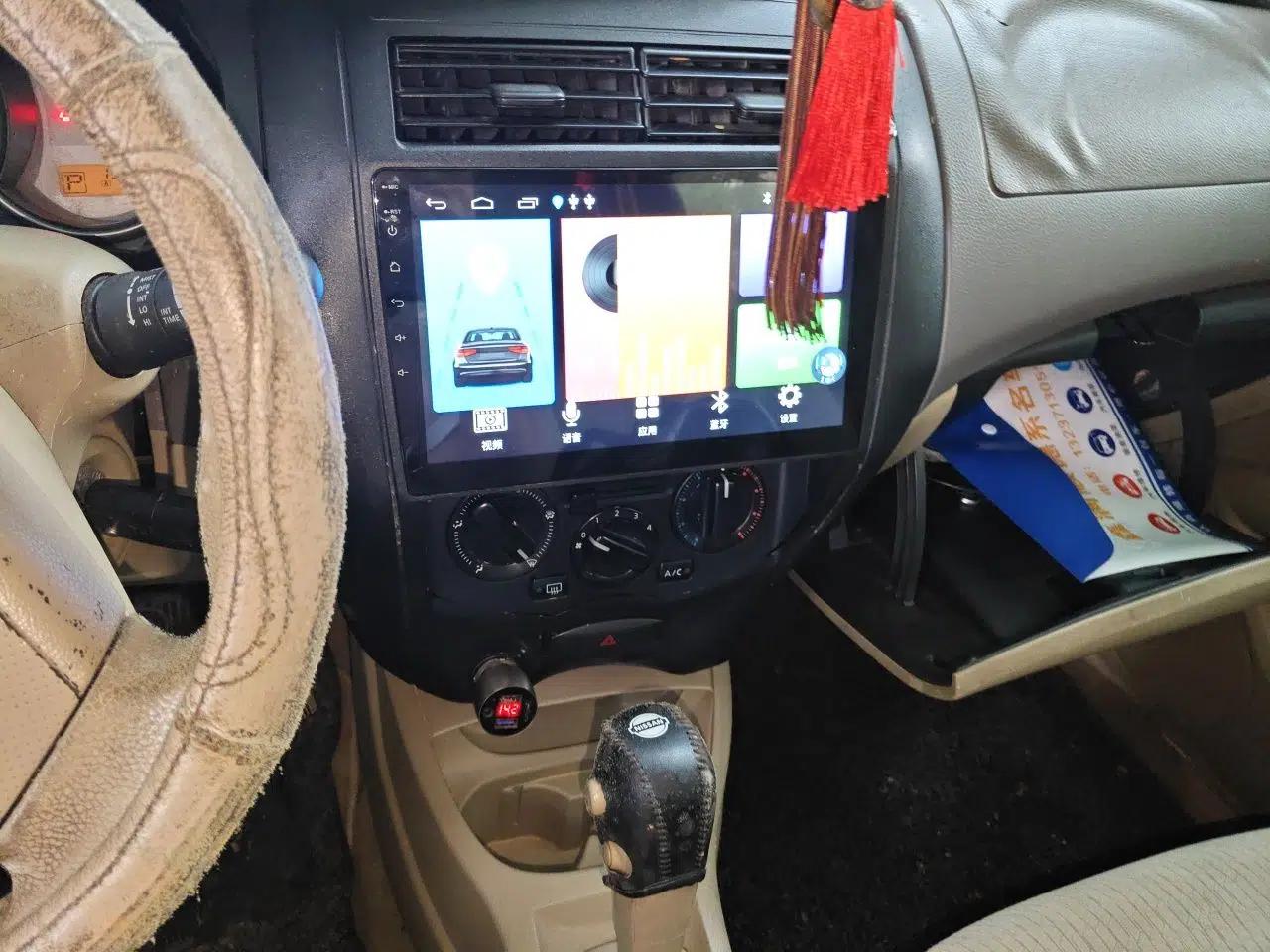 Nissan Livina 2010 Jingyue Edition 1.6L Automatic Supercharged Model — миниатюра 14
