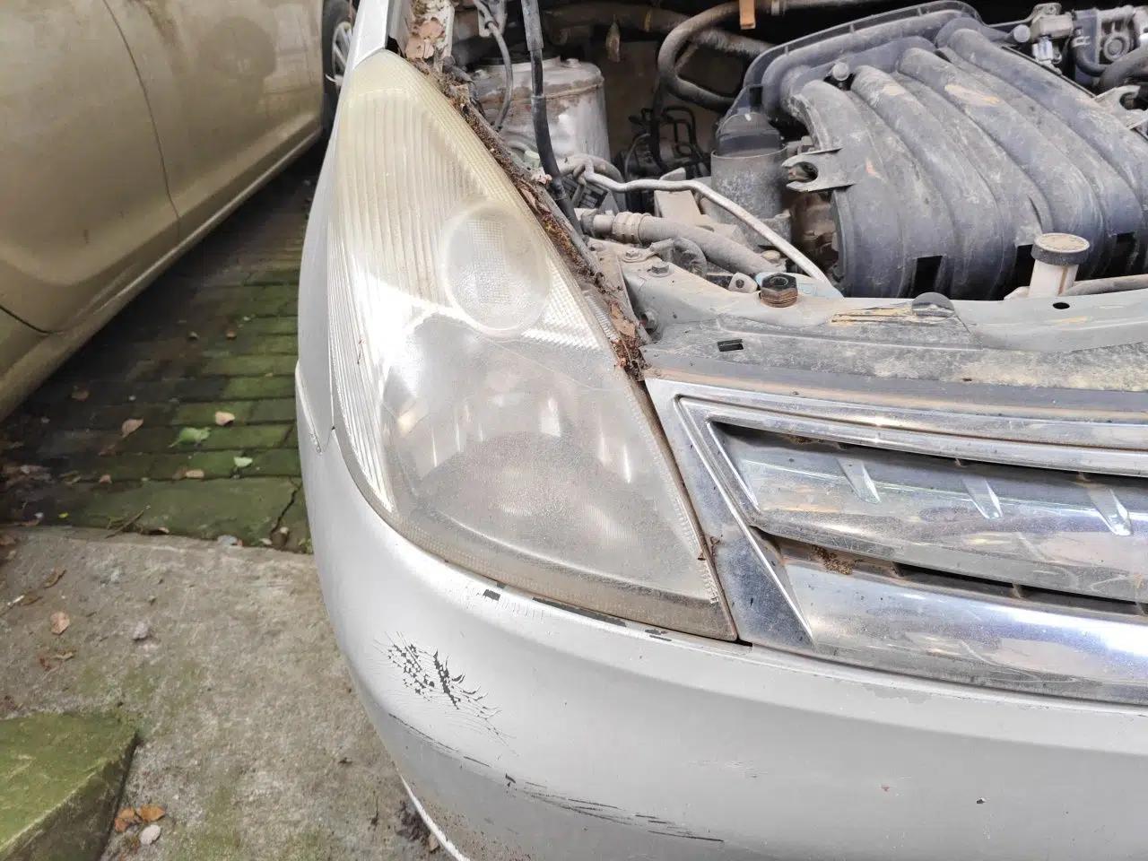 Nissan Livina 2010 Jingyue Edition 1.6L Automatic Supercharged Model — миниатюра 7