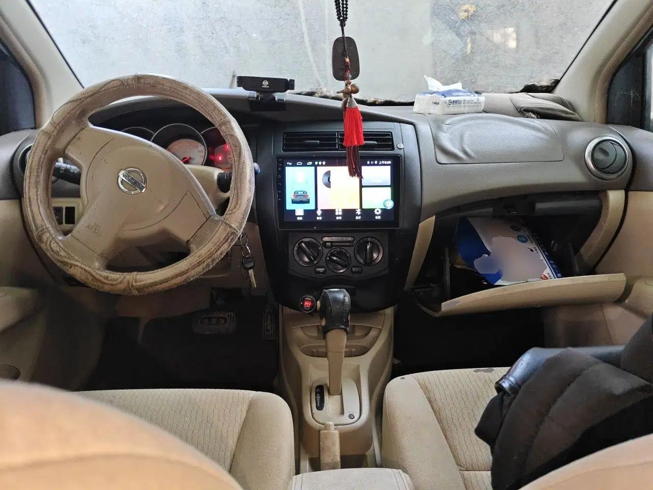 Nissan Livina 2010 Jingyue Edition 1.6L Automatic Supercharged Model — миниатюра 10