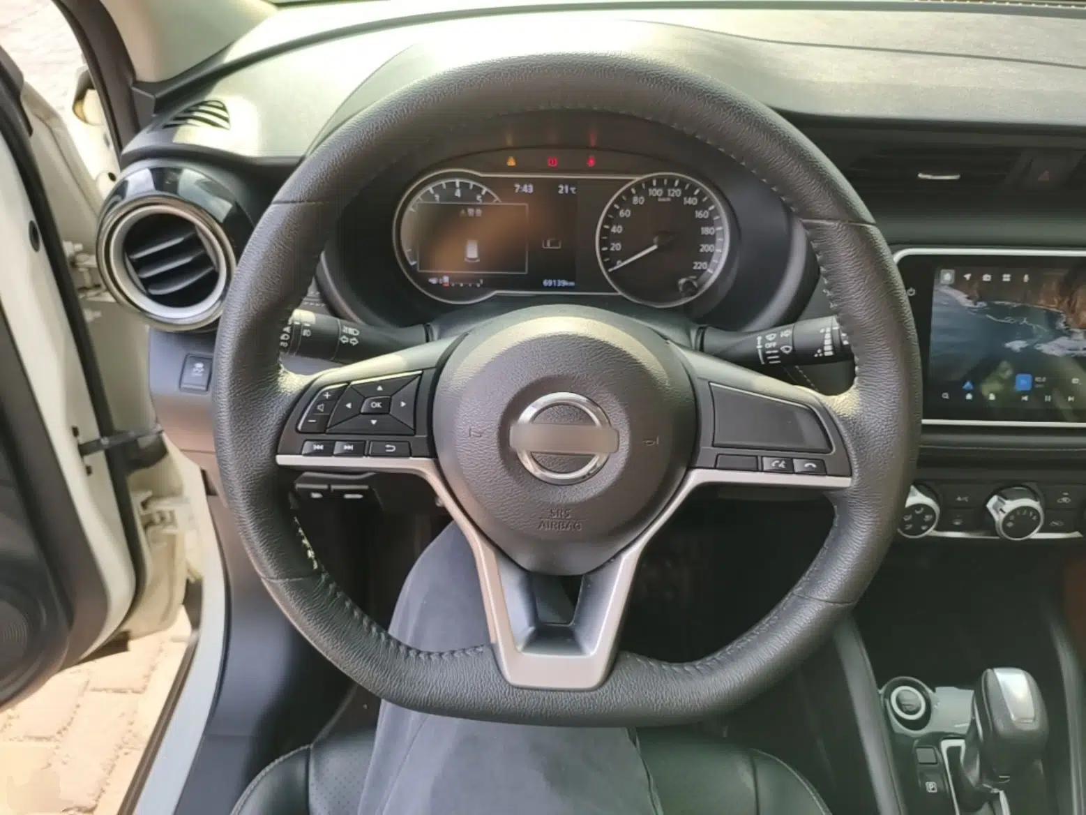 Nissan Kicks 2021 1.5L XV CVT Smart Connect Luxury Edition — миниатюра 14