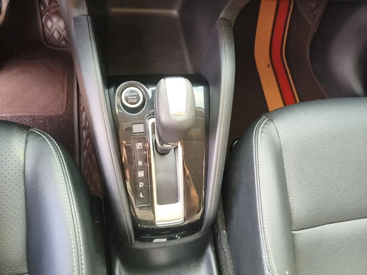 Nissan Kicks 2021 1.5L XV CVT Smart Connect Luxury Edition — миниатюра 17