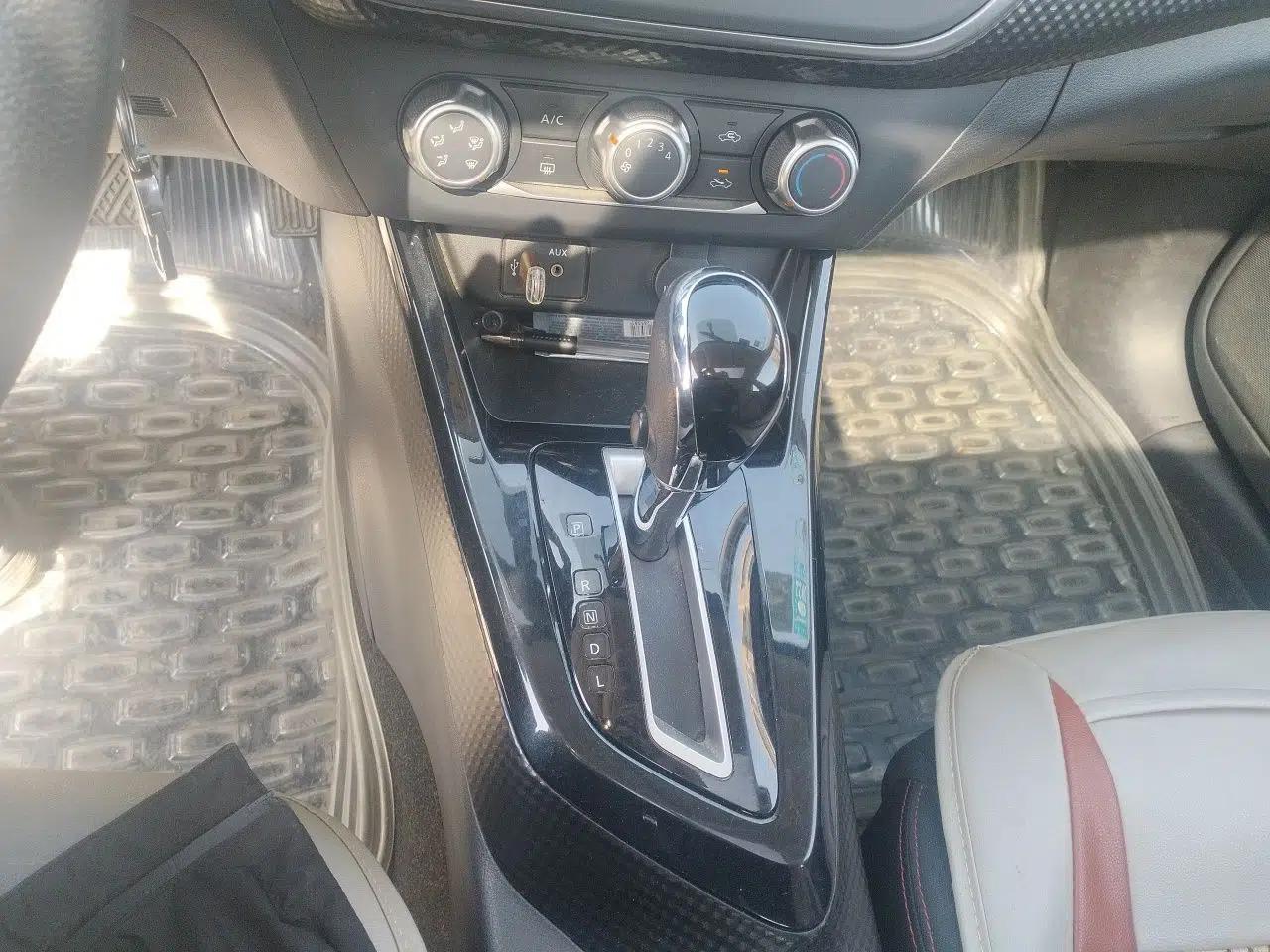 Nissan Lannia 2016 1.6L CVT Cool Edition — миниатюра 15
