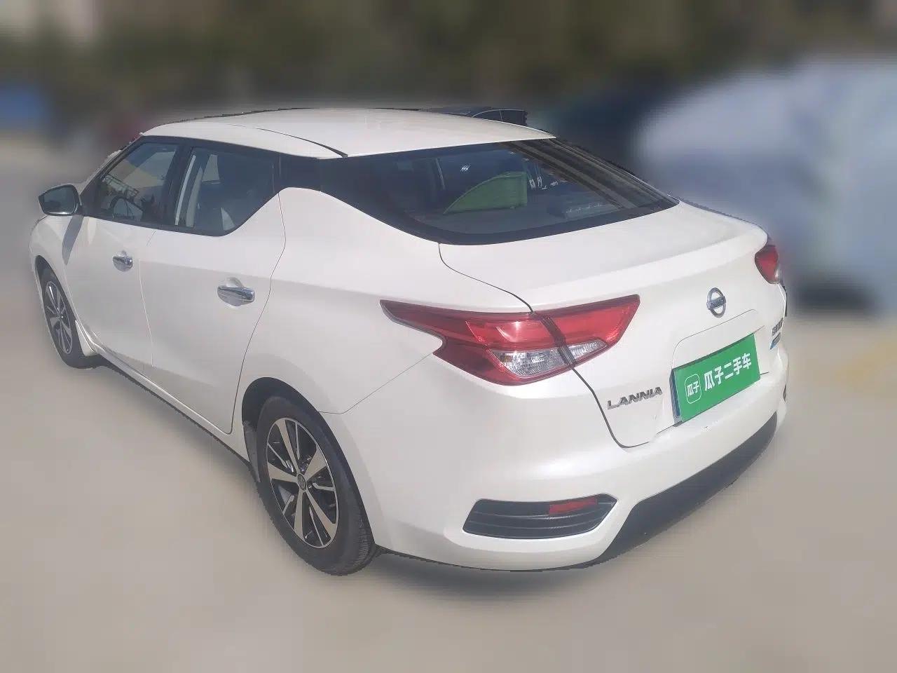 Nissan Lannia 2016 1.6L CVT Cool Edition — миниатюра 4