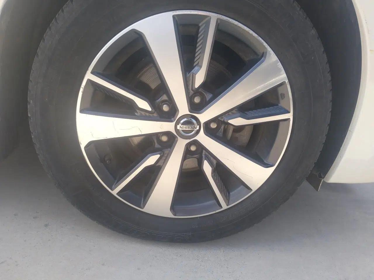 Nissan Lannia 2016 1.6L CVT Cool Edition — миниатюра 8