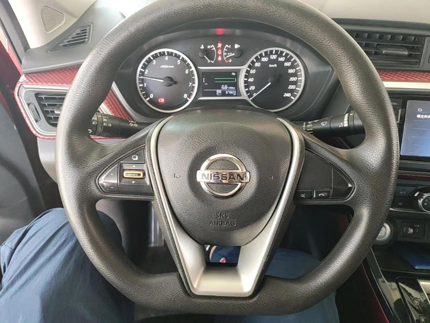 Nissan Lannia 2016 1.6L CVT Smart Cool Edition — миниатюра 14