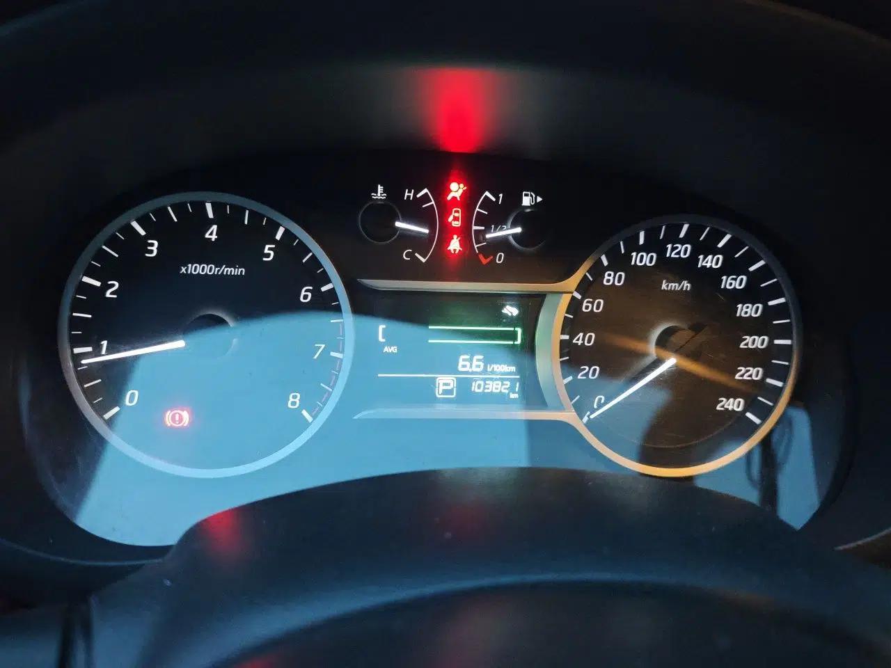 Nissan Lannia 2016 1.6L CVT Cool Edition — миниатюра 12