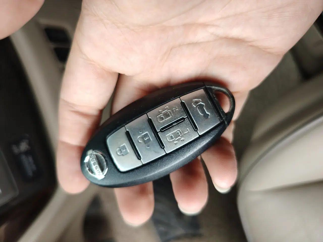 Nissan Quest 2015 3.5L SL — миниатюра 9
