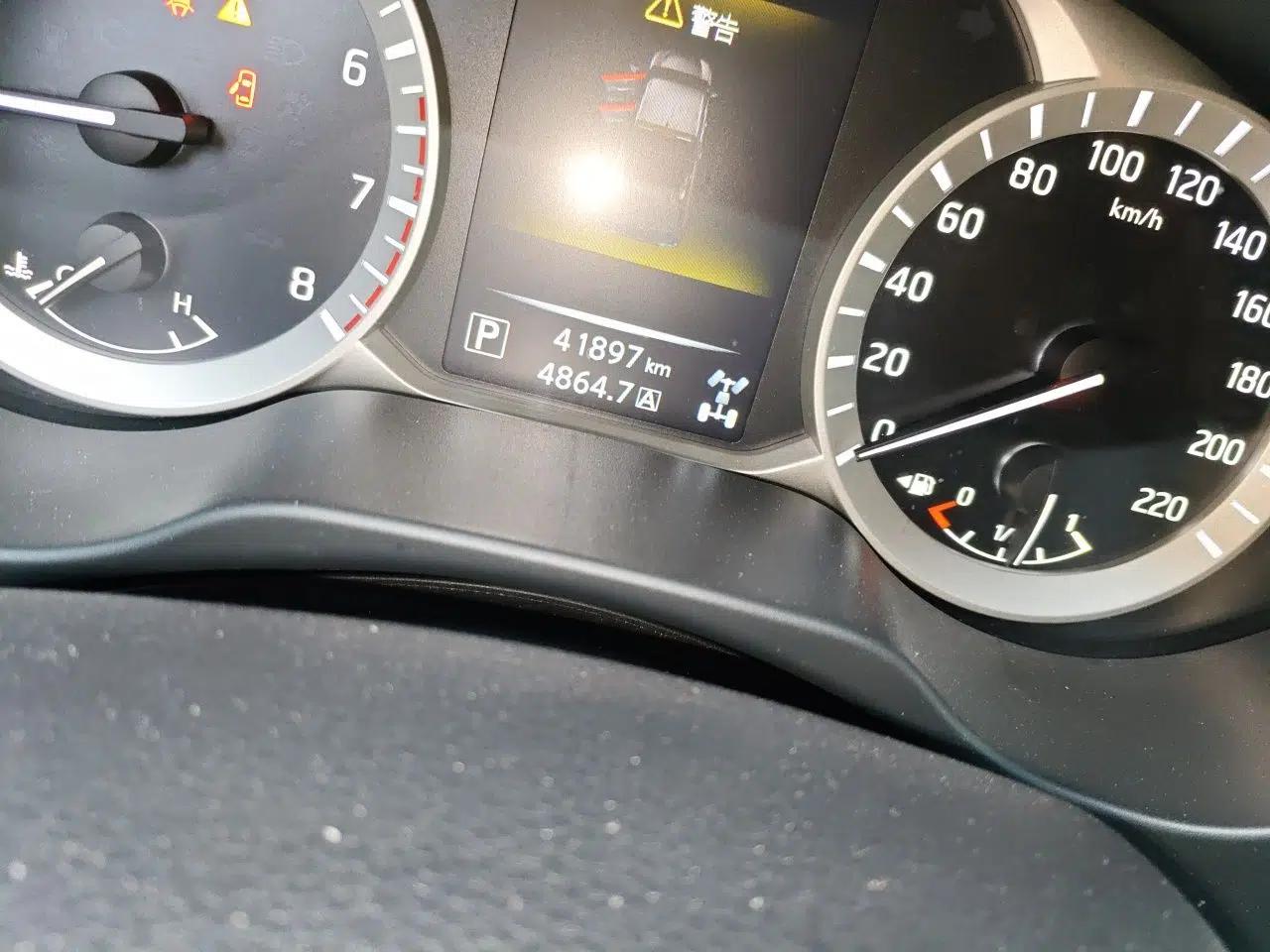 Nissan Navara 2021 2.5L Automatic 4x4 Premium Version QR25 — миниатюра 13