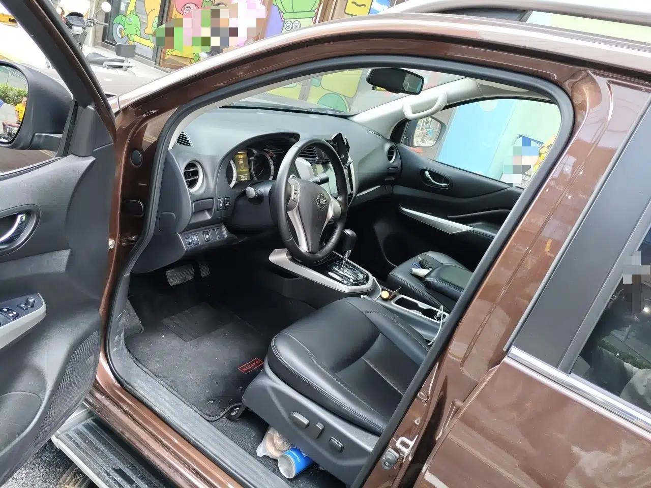 Nissan Navara 2021 2.5L Automatic 4x4 Premium Version QR25 — миниатюра 17
