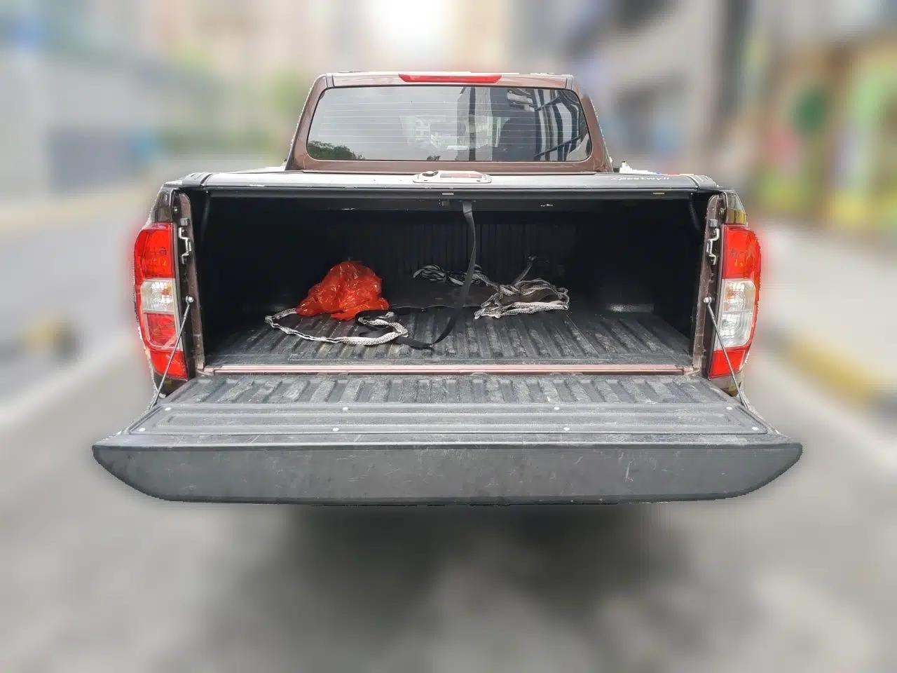 Nissan Navara 2021 2.5L Automatic 4x4 Premium Version QR25 — миниатюра 20