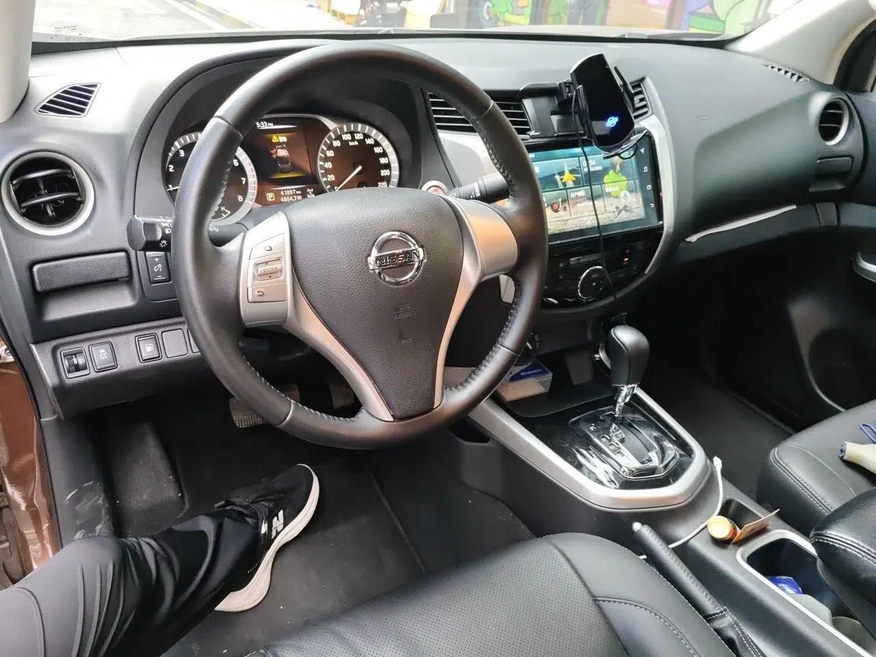 Nissan Navara 2021 2.5L Automatic 4x4 Premium Version QR25 — миниатюра 10