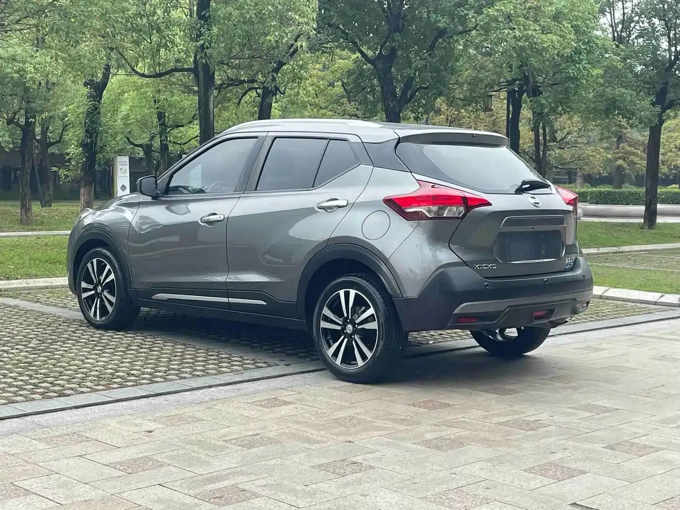 Nissan Kicks 2018 1.5L CVT Smart Luxury Edition — миниатюра 12