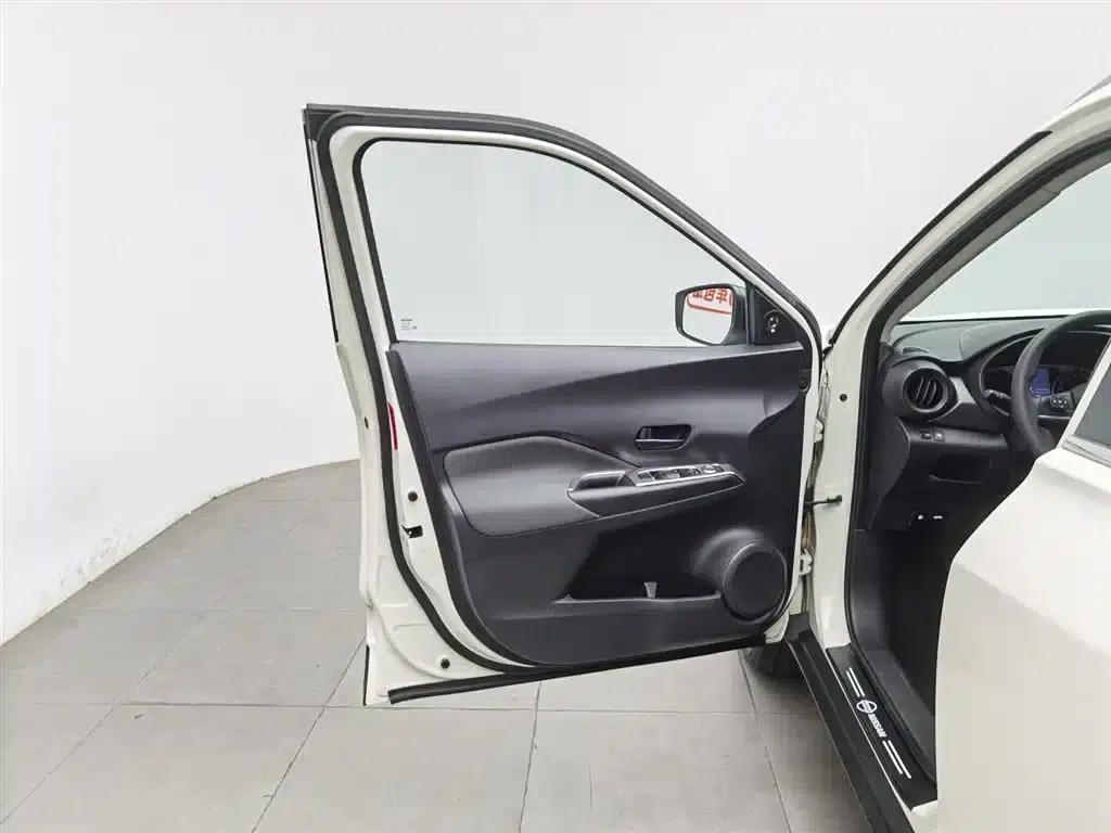 Nissan Kicks 2020 1.5L XE Manual Sport Edition — миниатюра 8