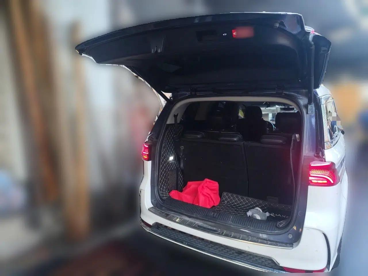 Roewe iMAX8 2021 400TGI Supreme Series Lu Zun Edition — миниатюра 20