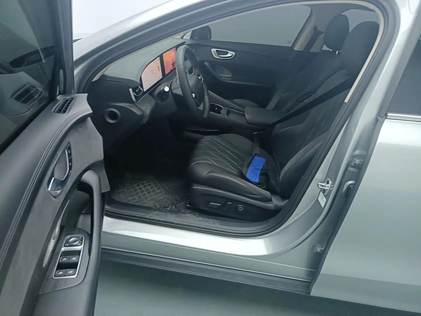 Roewe D7 2023 DMH 125km Flagship Edition — миниатюра 18