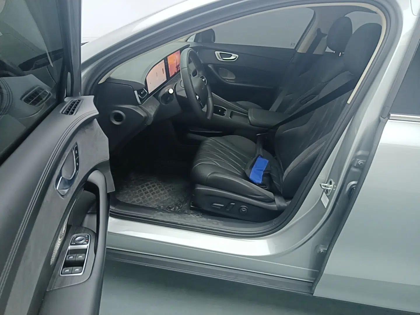 Roewe D7 2023 DMH 125km Flagship Edition — миниатюра 19