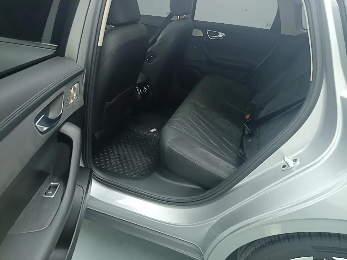 Roewe D7 2023 DMH 125km Flagship Edition — миниатюра 20