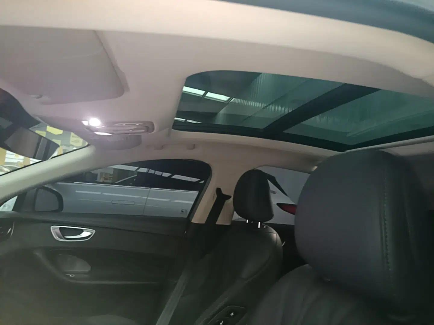 Roewe D7 2023 DMH 125km Flagship Edition — миниатюра 21