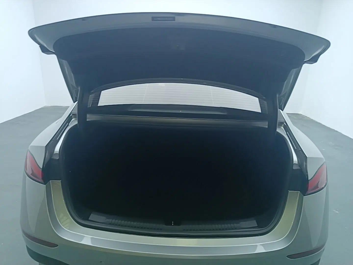 Roewe D7 2023 DMH 125km Flagship Edition — миниатюра 22